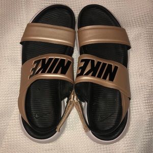 NIKE SANDALS W/ BACK STRAPS